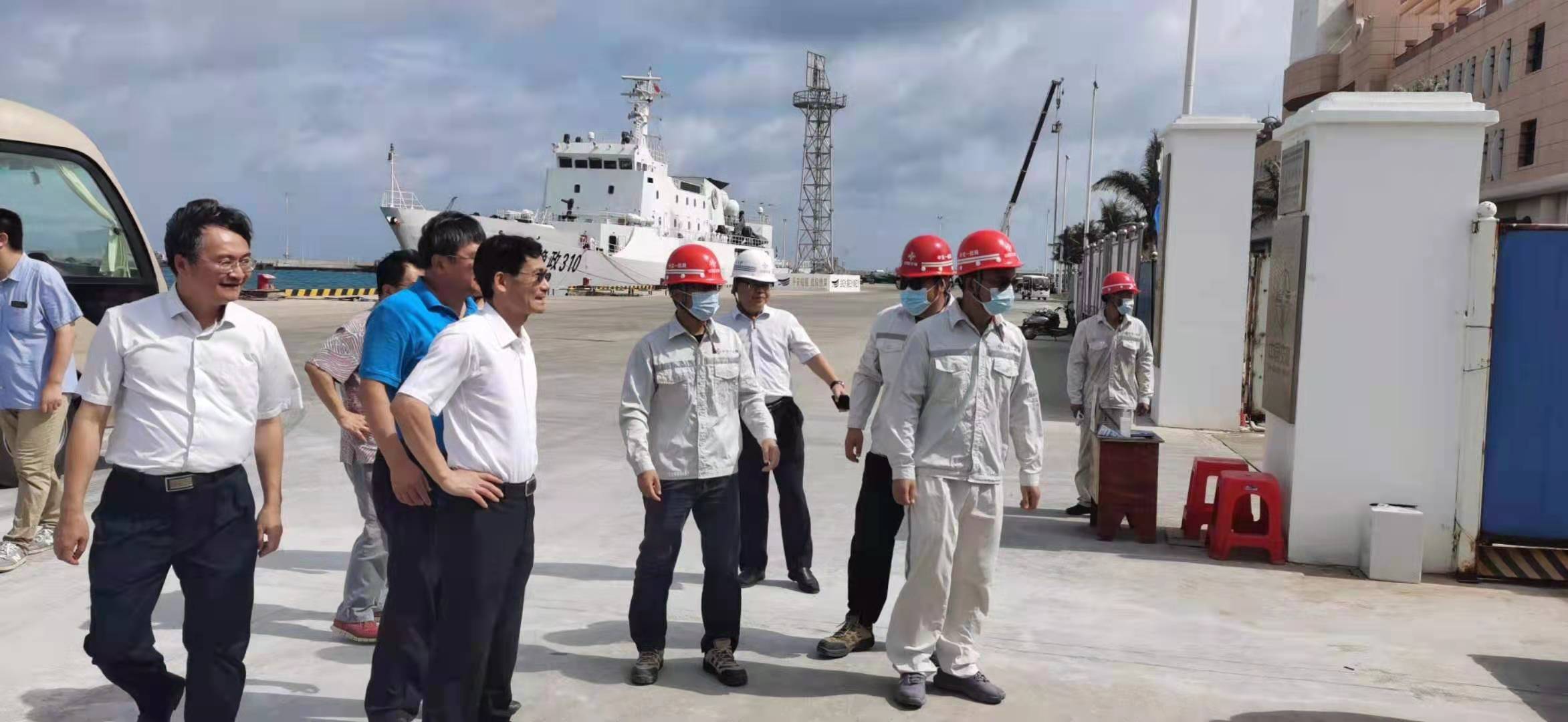 海南省省委常委、常務(wù)副省長(zhǎng)沈丹陽蒞臨馳大建筑工程有限公司承接的三沙主權(quán)廣場(chǎng)調(diào)研指導(dǎo)